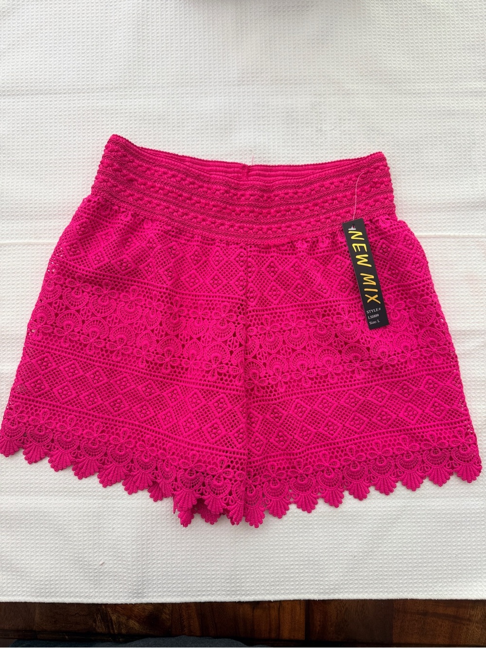 New Mix Women's Bright Fuchsia Crochet High-Waist Shorts